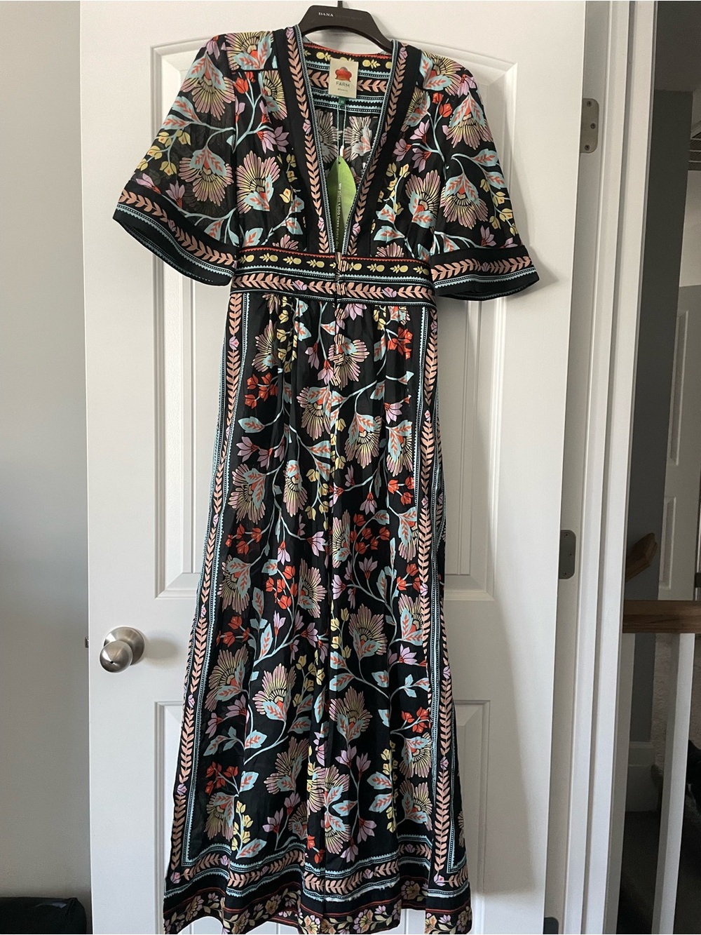 FARM Rio Black Floral Embroidered V-Neck Maxi Dress - Picture 4 of 10